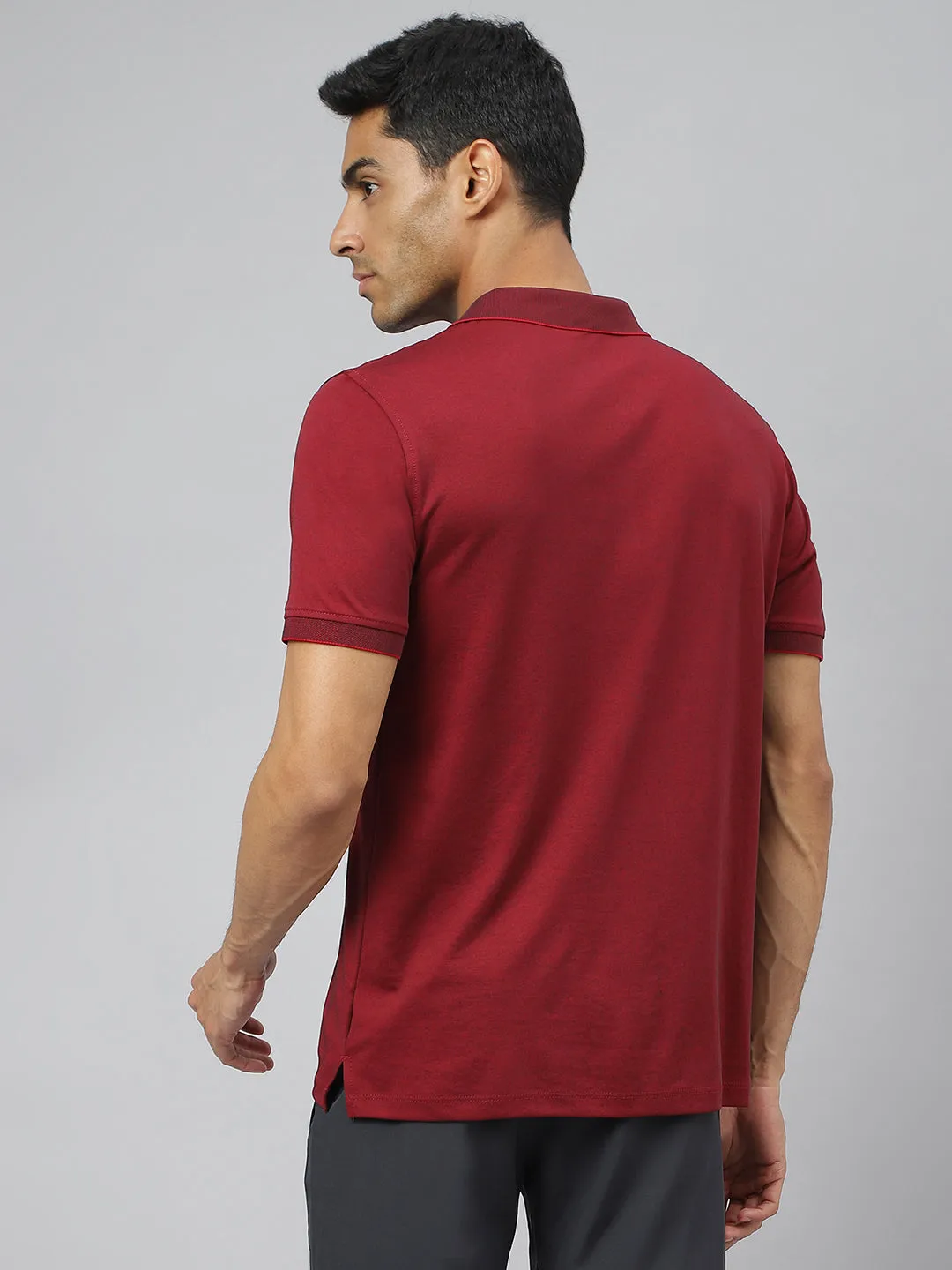 Alcis Men Maroon & Black Anti-Static Slim-Fit Metro Athleisure Polo T-Shirt