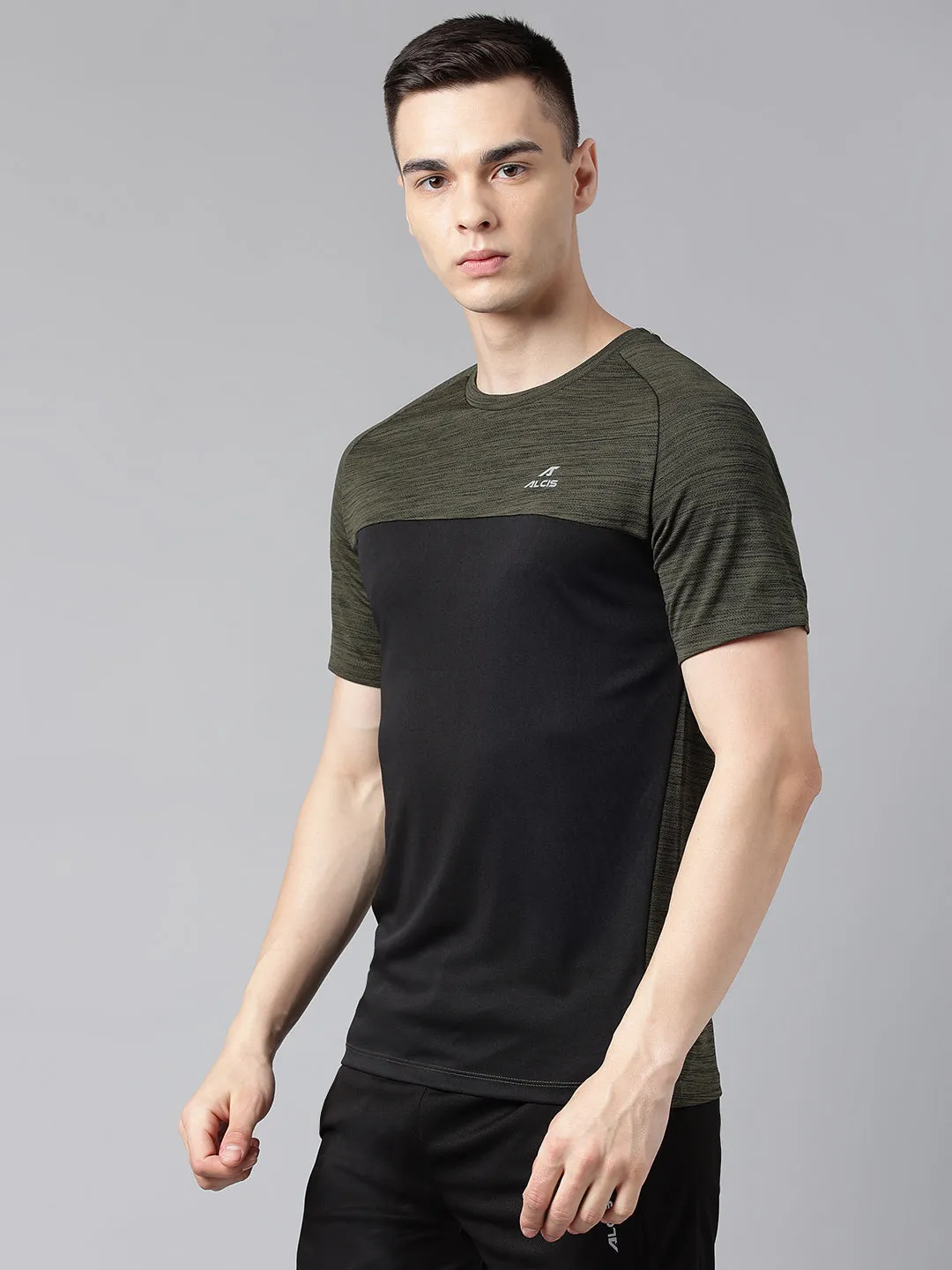 Alcis Men's Olive & Black Colour-Blocked Anti-Static Drytech  Slim-Fit Training Tee