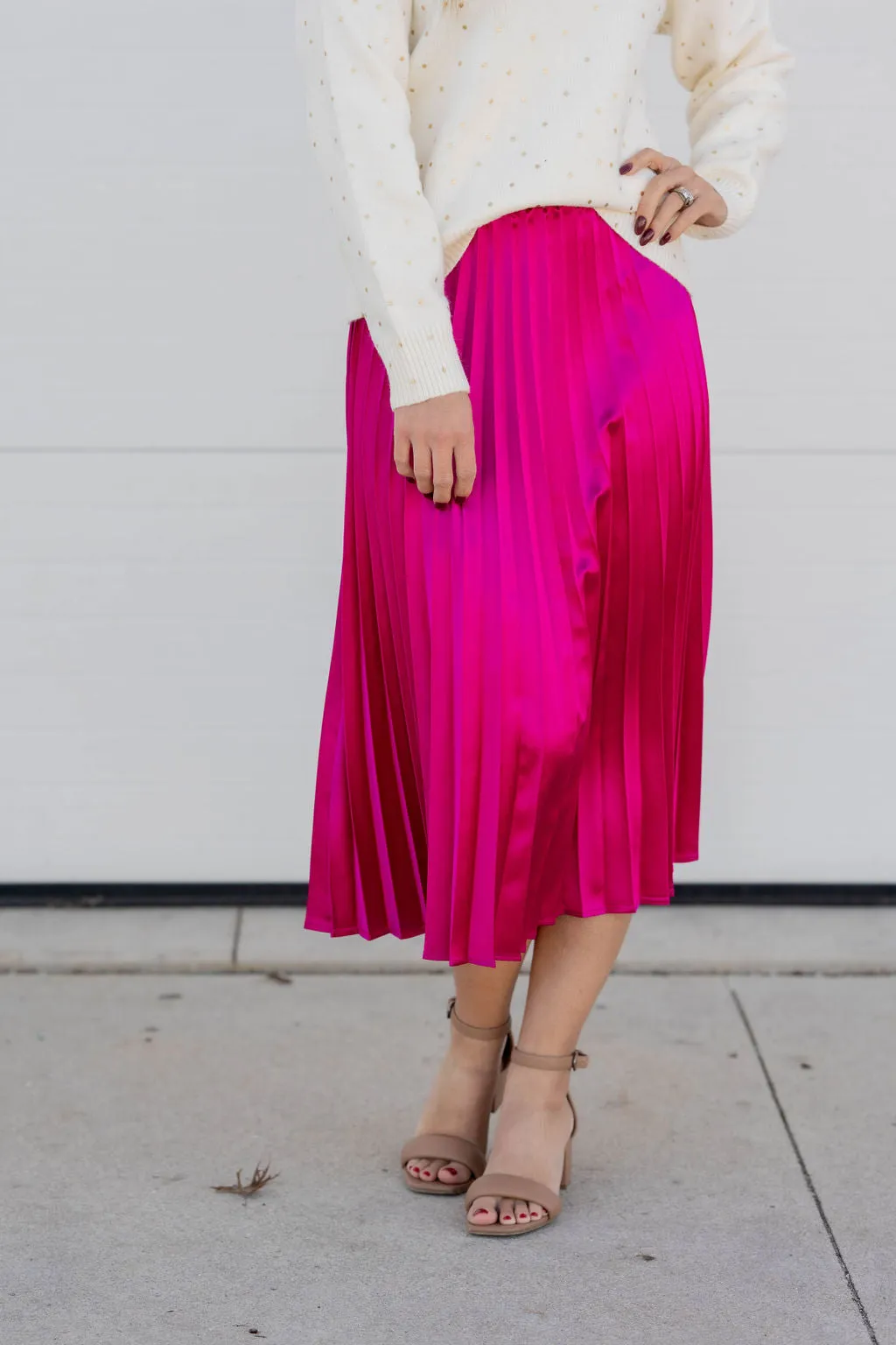 Chic Pleated Midi Skirt