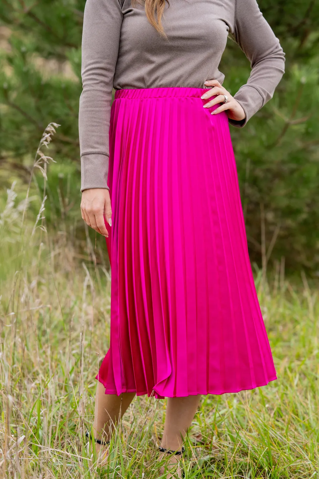 Chic Pleated Midi Skirt