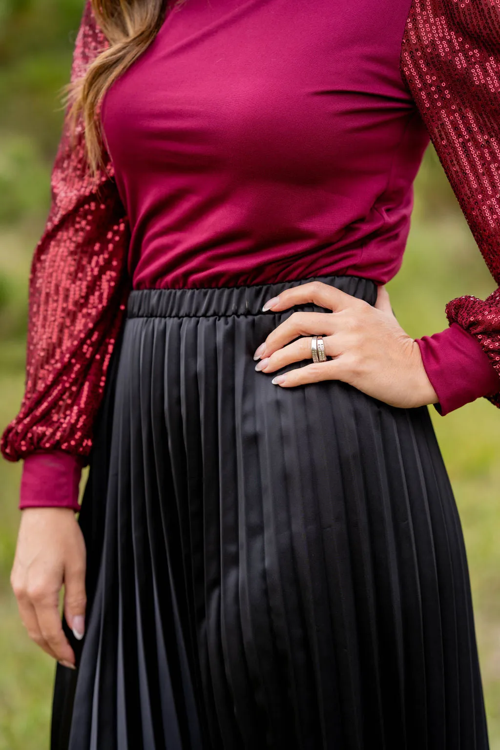 Chic Pleated Midi Skirt