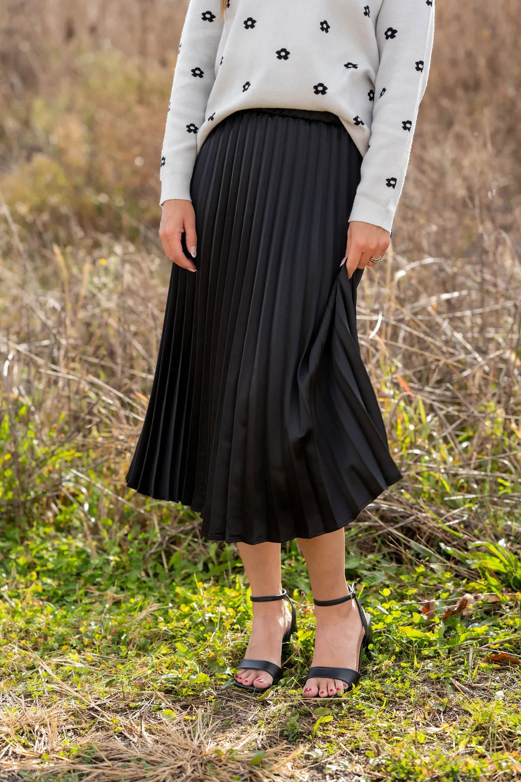 Chic Pleated Midi Skirt