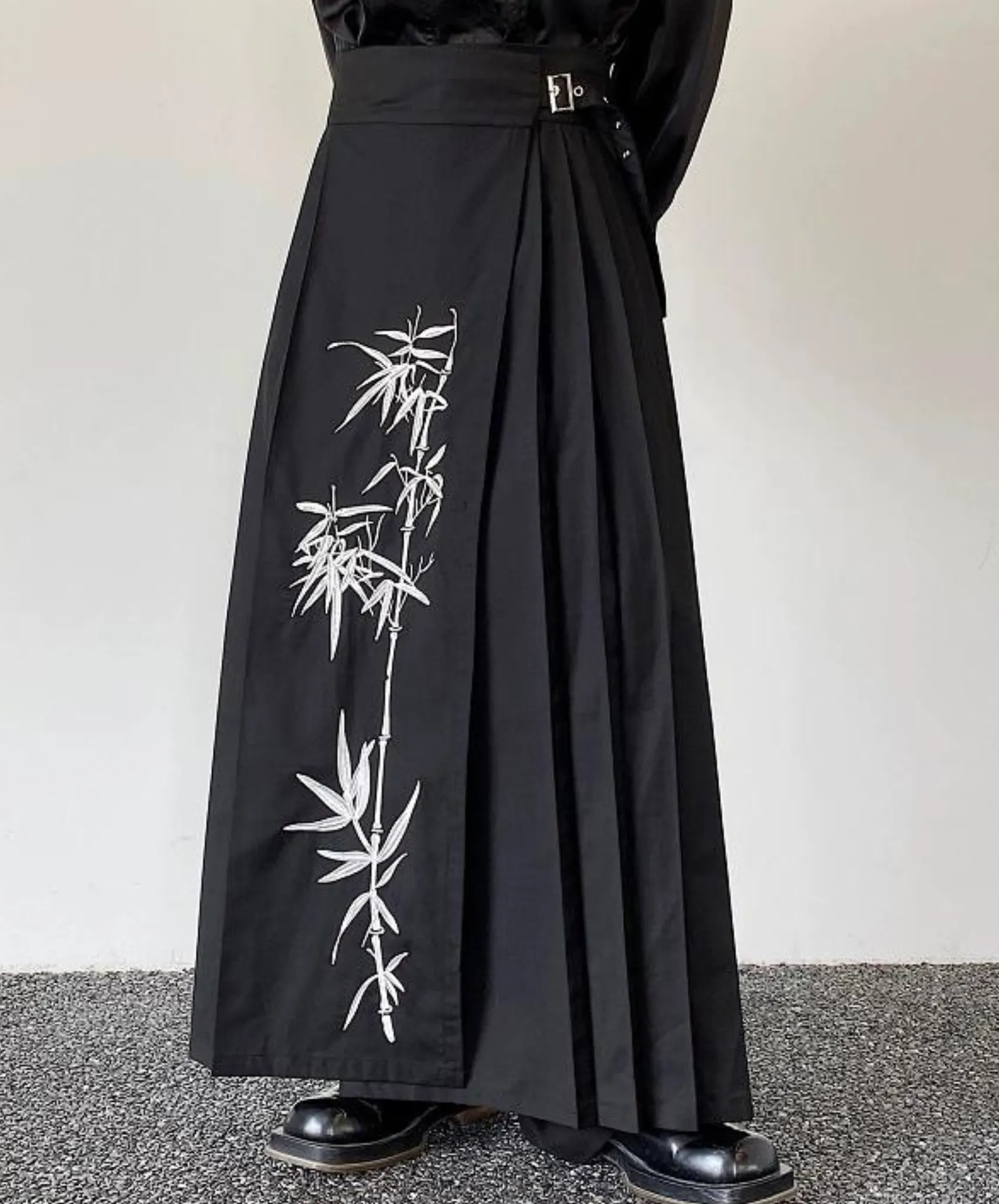 dark chinese bamboo design pleated skirt EN1132