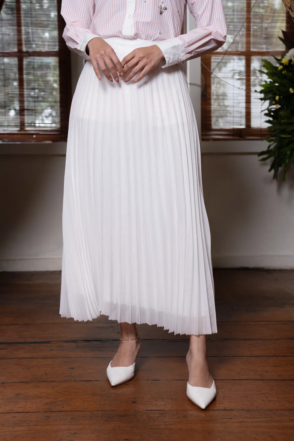 Elle Pleated Skirt White