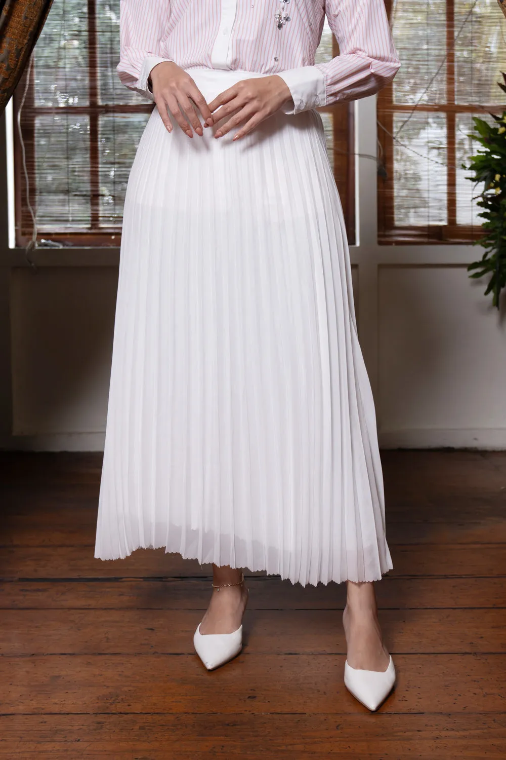 Elle Pleated Skirt White