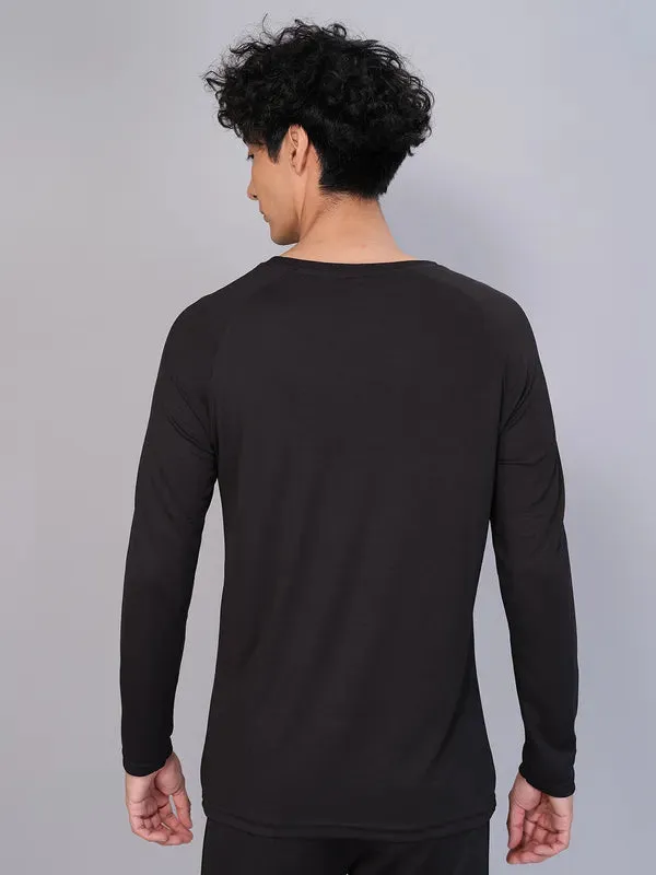 Men Geometric Slim Fit Crew Neck T-shirt with TECHNO COOL