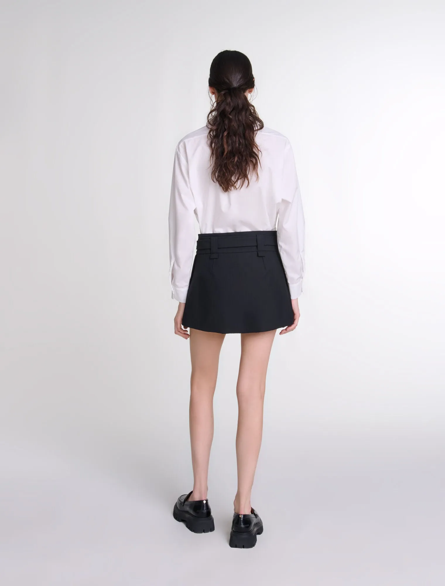 Short pleated skirt