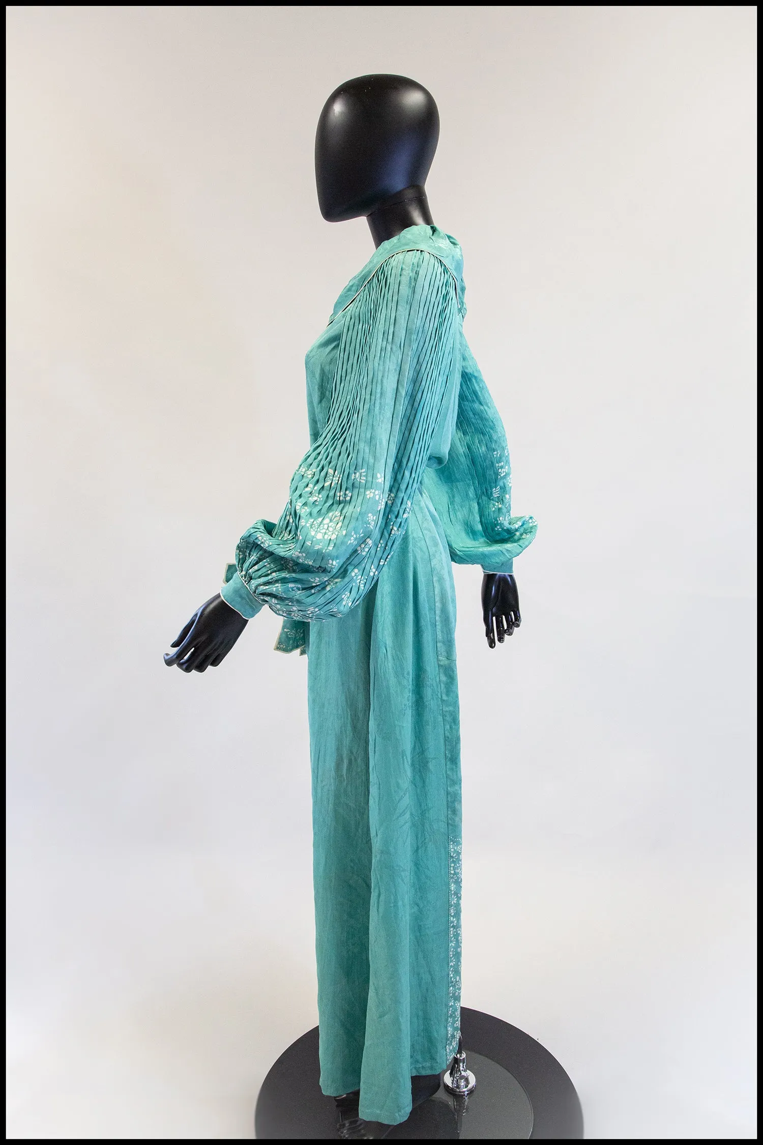 Vintage 1930s Jade Green Silk Damask Chinese Gown