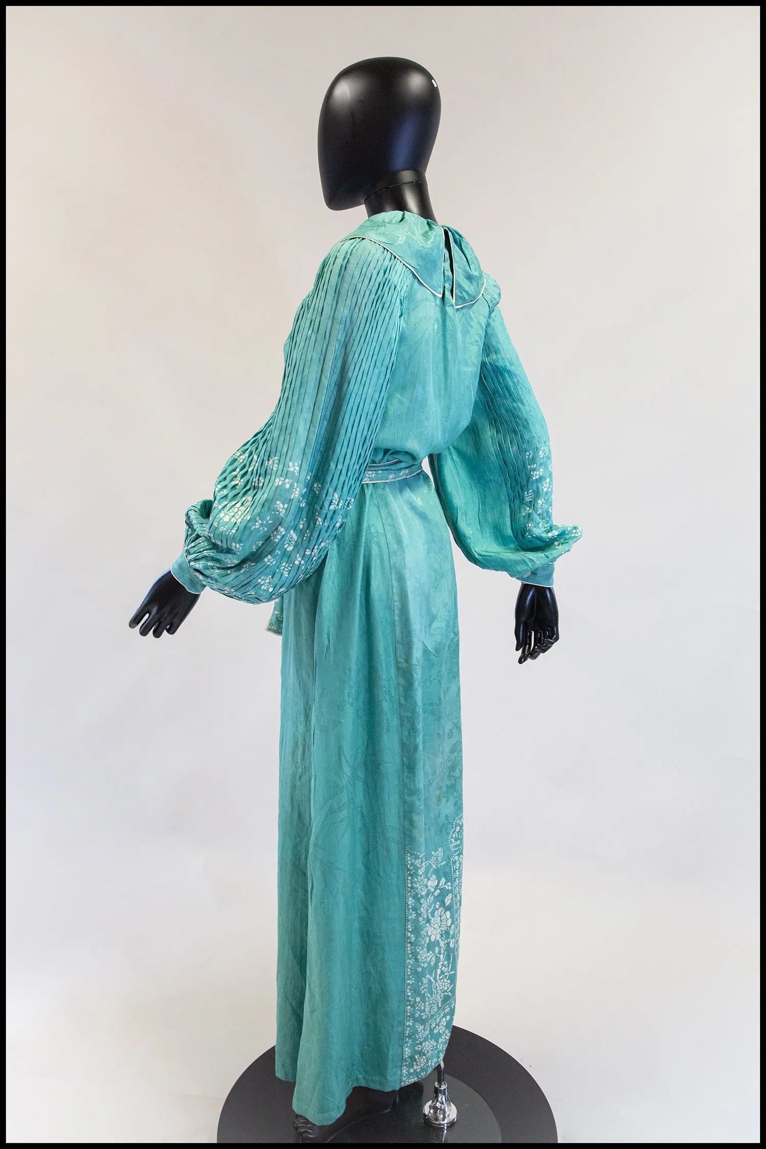 Vintage 1930s Jade Green Silk Damask Chinese Gown